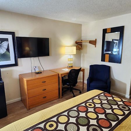 Westspring Inn - Westlake Cleveland Zewnętrze zdjęcie