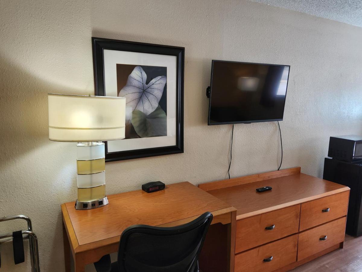 Westspring Inn - Westlake Cleveland Zewnętrze zdjęcie